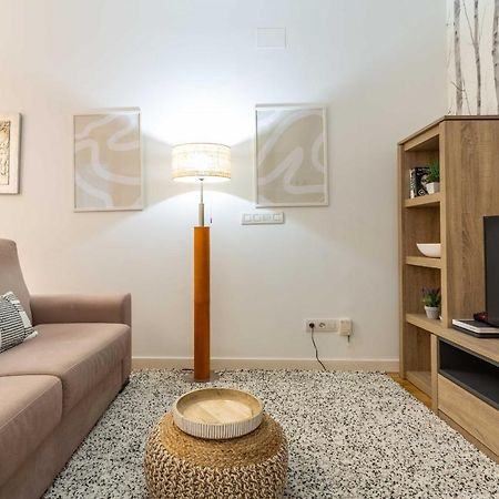 Mit House Ayala En Madrid Apartment ภายนอก รูปภาพ