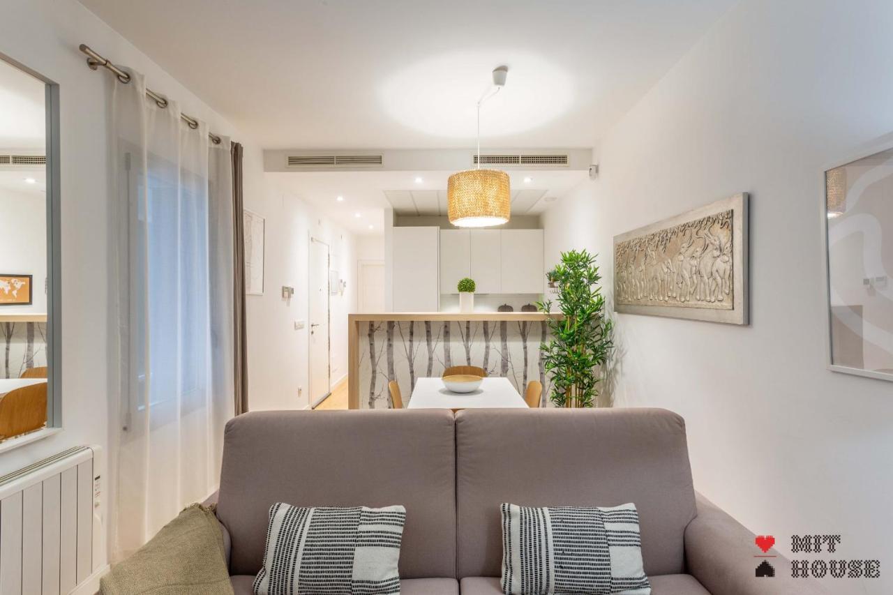 Mit House Ayala En Madrid Apartment ภายนอก รูปภาพ