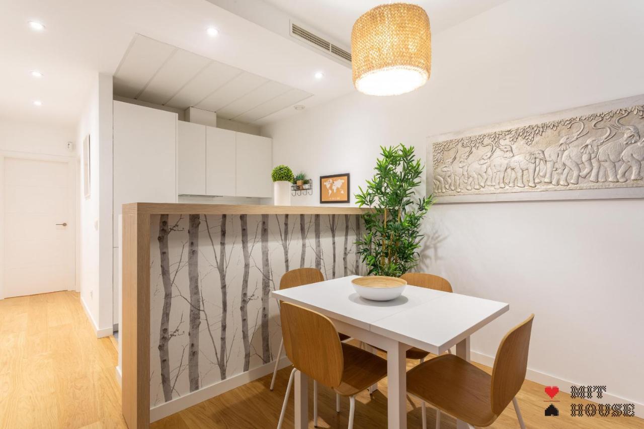 Mit House Ayala En Madrid Apartment ภายนอก รูปภาพ
