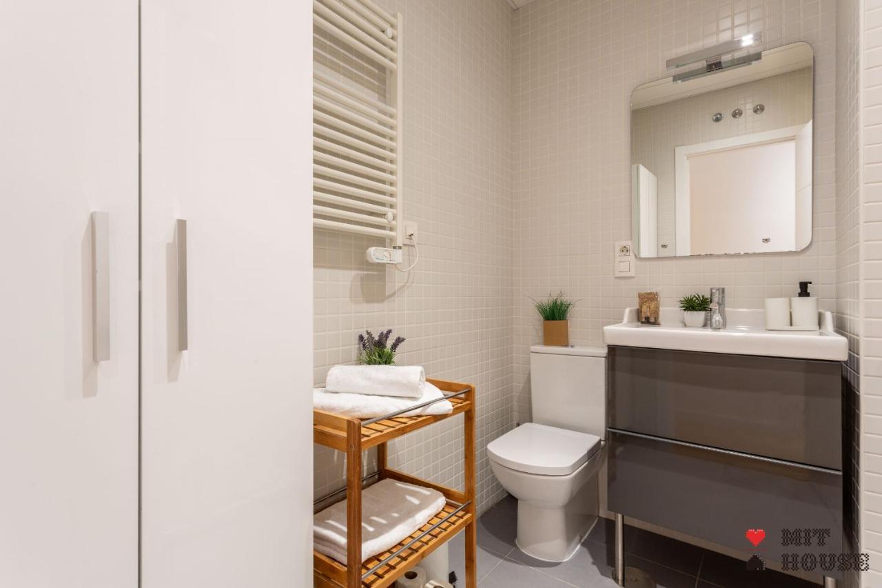 Mit House Ayala En Madrid Apartment ภายนอก รูปภาพ