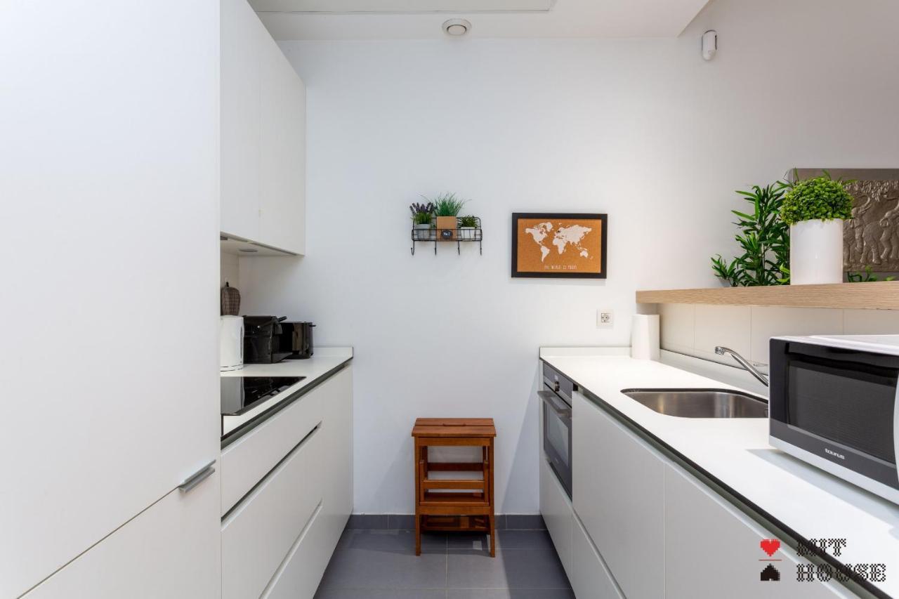 Mit House Ayala En Madrid Apartment ภายนอก รูปภาพ